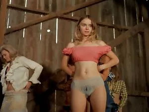 Dos chicas hacen una ...